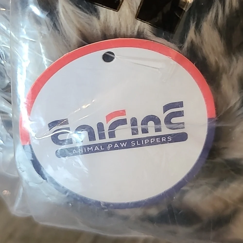 Enirine Furry Leopard Paw Slippers Size Small 9-11